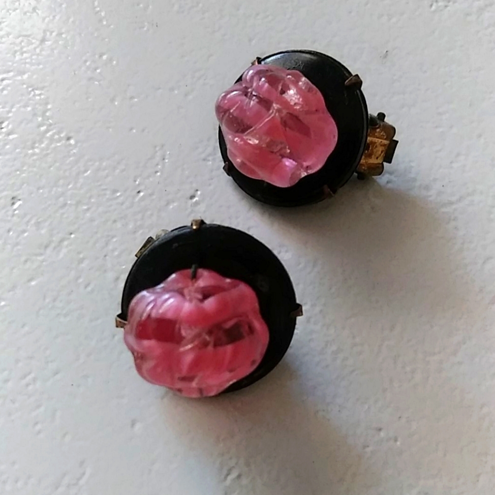 Vintage Earrings 5$